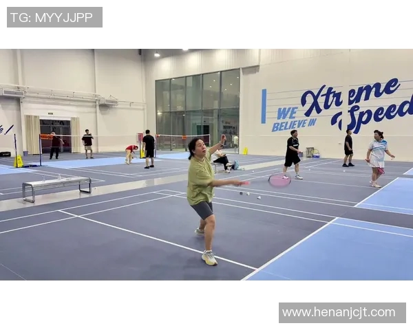 网球爱好者必看：提升球技的有效训练方法与实战技巧解析