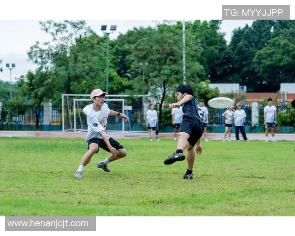 武汉飞盘队意识争议引发热议球员与教练的沟通与理解亟待加强